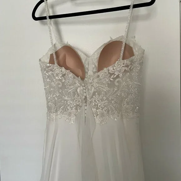 Enchanting by Mon Cheri Wedding Dress with Slit Size 6 A-line - Picture 8 of 10